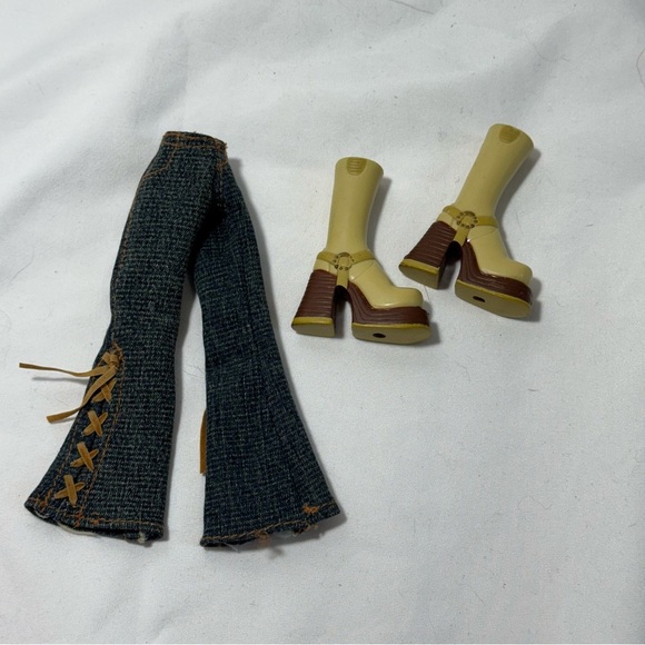 bratz Other - Bratz Yasmin “Hippie Chic” pants and boots (2002)